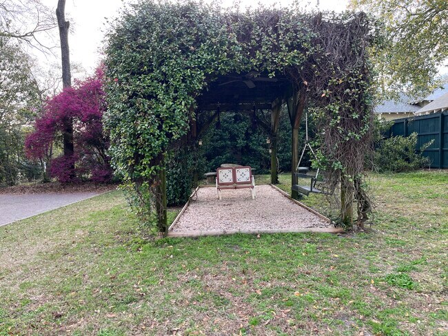 Foto del edificio - 1209 Johns Rd