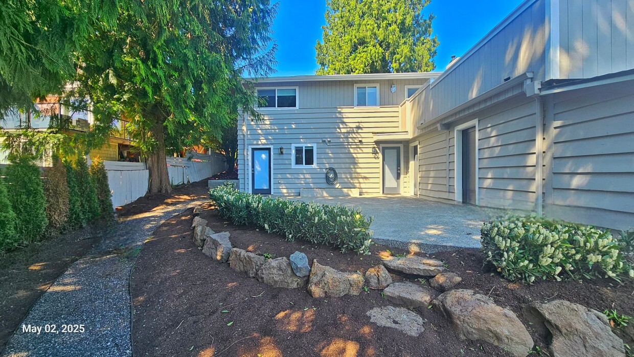 Primary Photo - Modern 1 Bed, 1 Bath in Prime Roosevelt Lo...