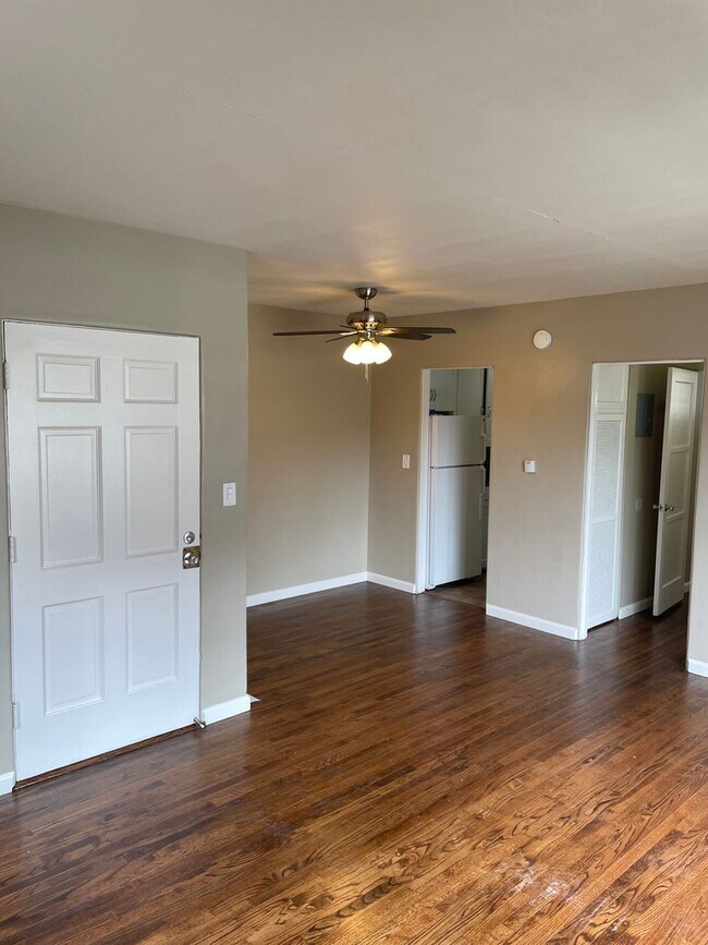 Foto del edificio - Large 1 Bed/1 Bath Hillcrest