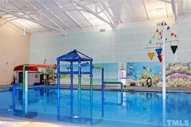 Foto del edificio - 3 Bedroom Triplex in Smithfield!