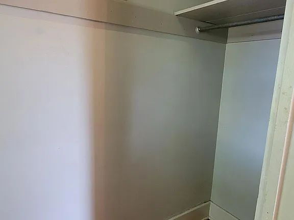 Foto del edificio - "Spacious 5-Bedroom Retreat with Fireplace Charm on S Broadway!"