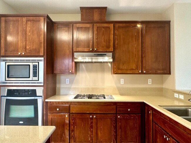 Building Photo - 6425 Blue Rock Ct