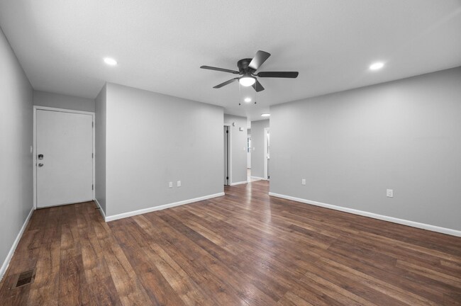 Foto del edificio - FIRST MONTH FREE! 2 Bed 1 Bath in Rossville w/ Huge Storage Building!