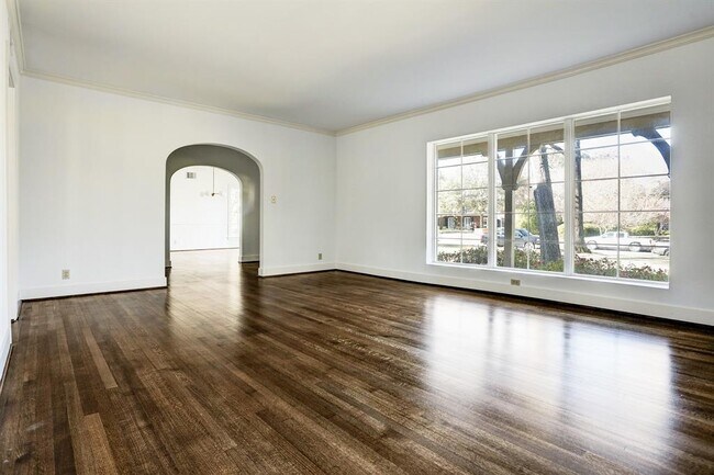 Building Photo - 3627 Del Monte Dr
