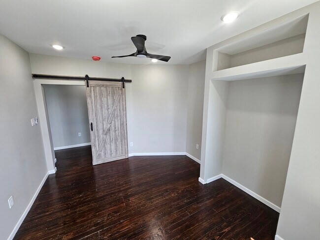 Dormitorio #1 - 6 W 30th St