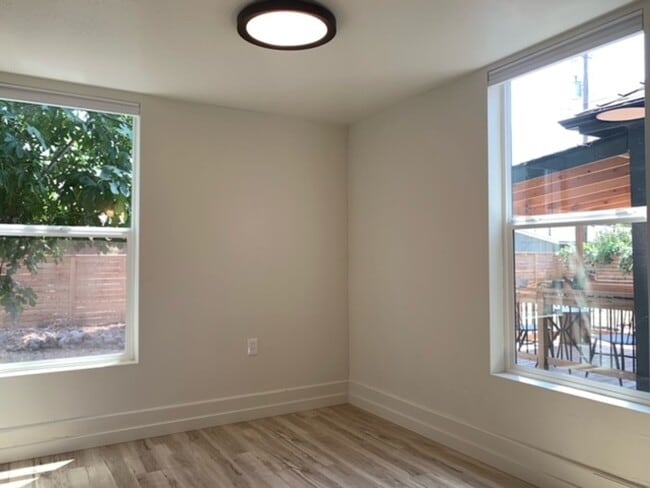 Building Photo - 509 NW C St