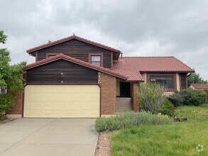 Building Photo - 8420 Stratus Dr