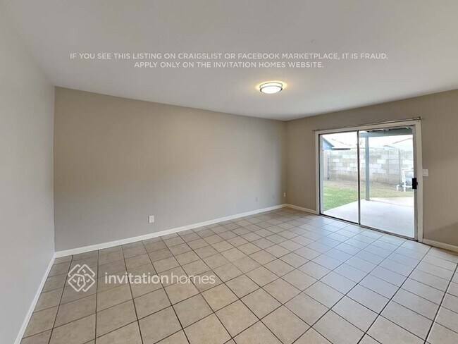 Foto del edificio - 4709 W Paradise Ln