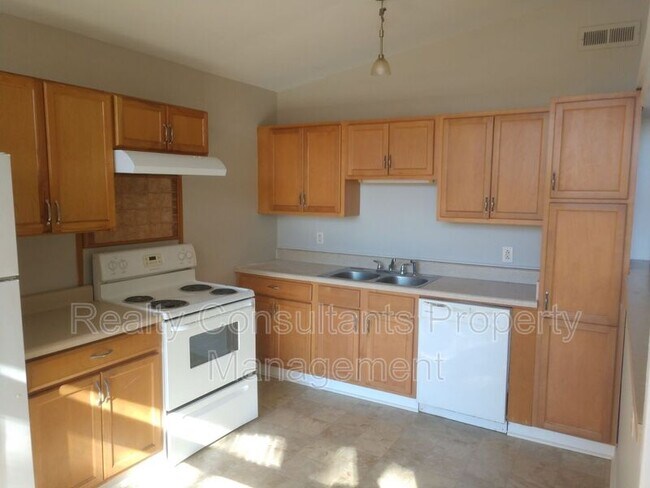 Building Photo - 4234 Kildare Dr