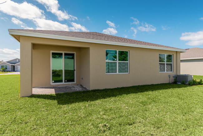 Building Photo - 1569 NE Skyhigh Ter