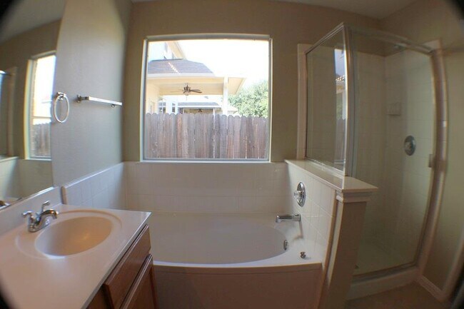 Building Photo - 2200 Bakers Way