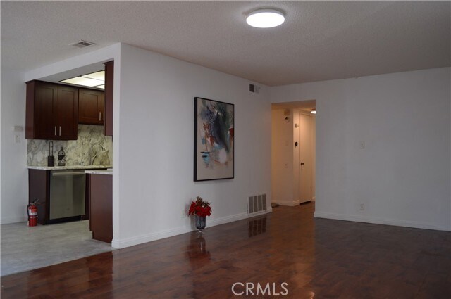 Foto del edificio - 1938 Pritchard Way