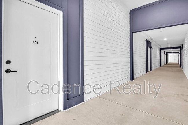 Building Photo - 610 S Kerr Ave