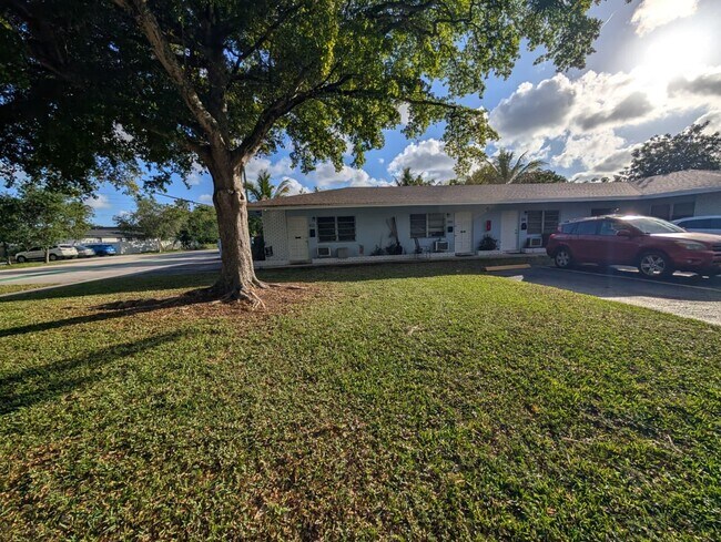 Foto del edificio - 828 NE 16th St