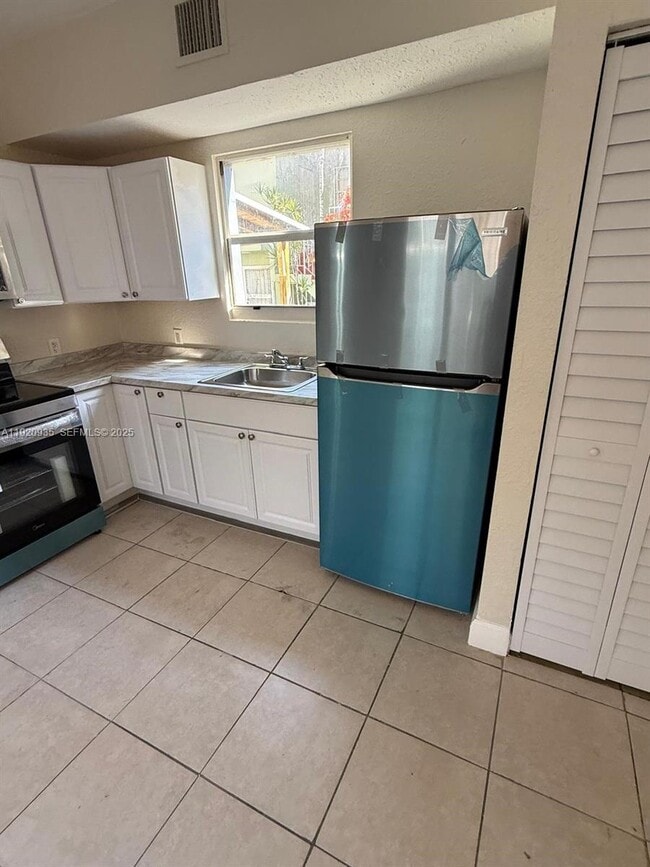 Foto del edificio - 829 SW 3rd St