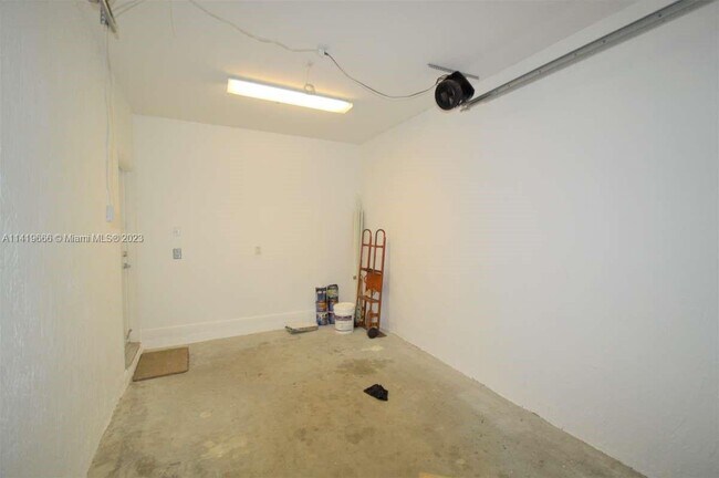 Building Photo - 7428 Willow Grove Pl