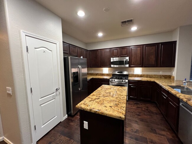 Building Photo - This is a great home located in Seville