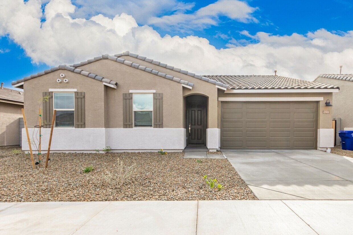 Foto principal - NEW CONSTRUCTION HOME WITH 4 BED/2 BATH IN...