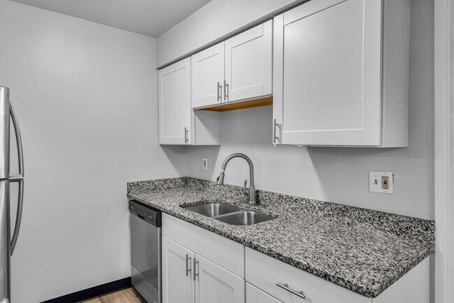 Foto del edificio - 930 Snider Rd