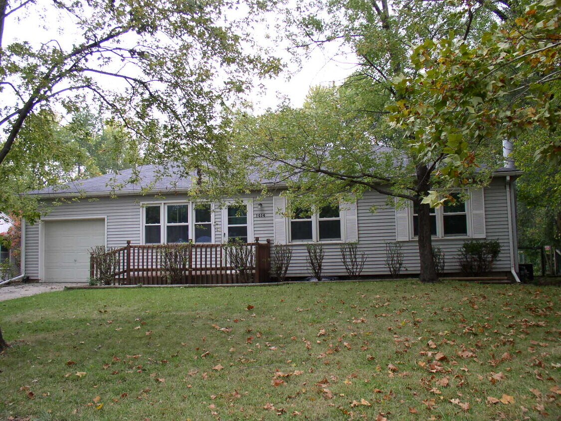 Primary Photo - 1414 W 21st Ter