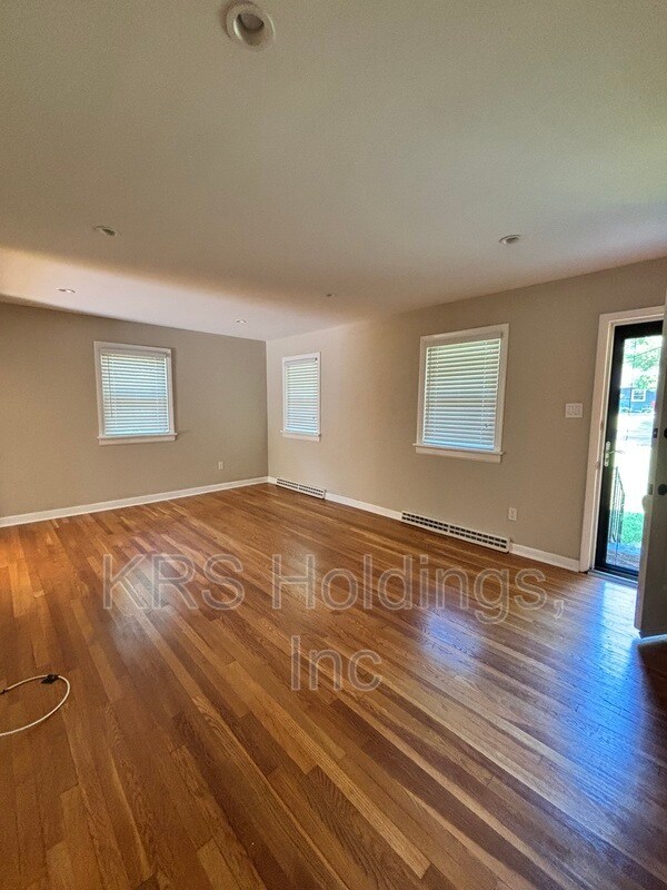 Building Photo - 2318 Penrose Dr