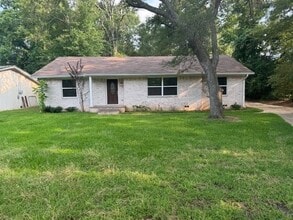 Building Photo - 506 Peterson Rd
