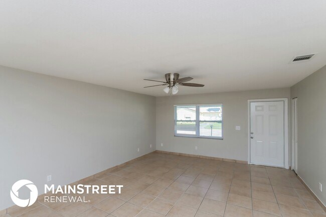 Building Photo - 2146 Sandalwood Dr