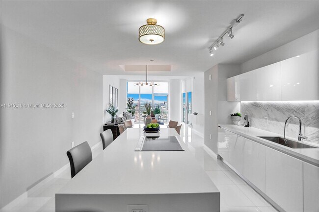 Foto del edificio - 851 NE 1st Ave