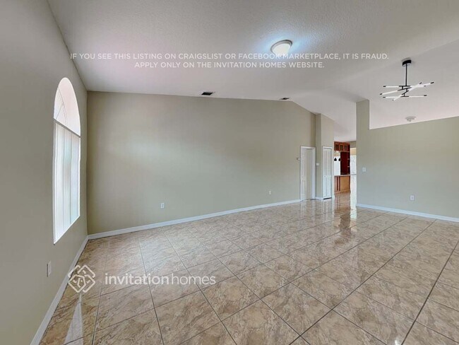 Building Photo - 5851 SW 163rd Pl