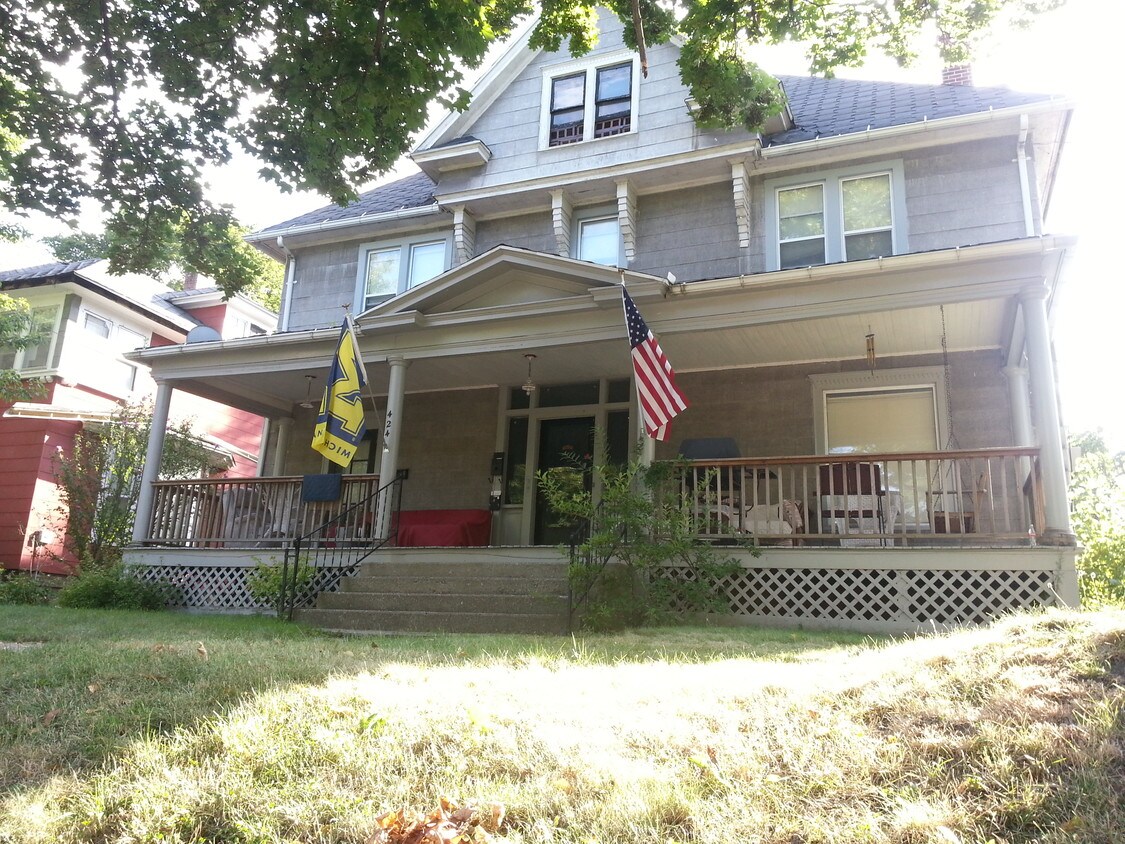 Primary Photo - 424 Avon St