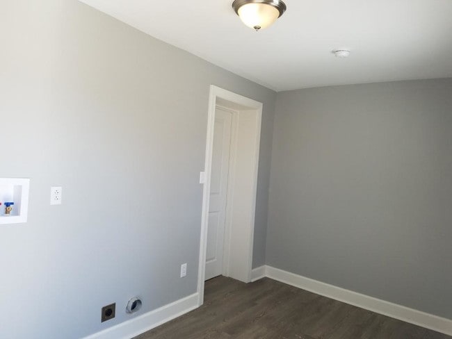 Foto del edificio - 2711 1st Ave