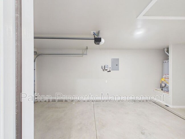 Building Photo - 4712 Hinson St