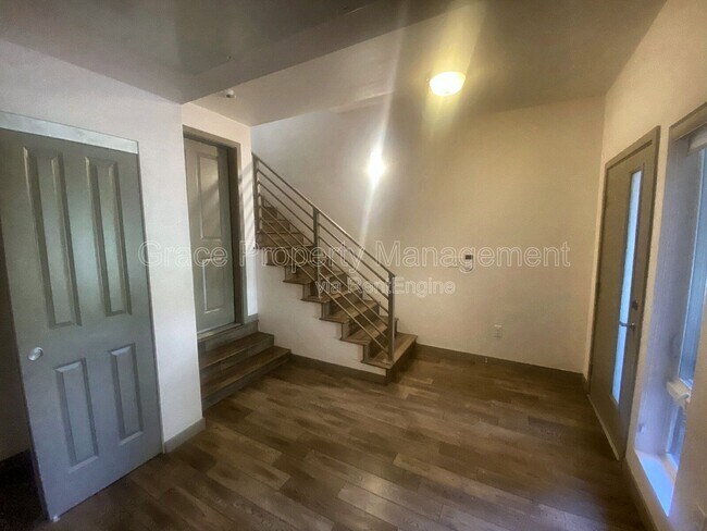 Building Photo - 2200 Tremont Pl