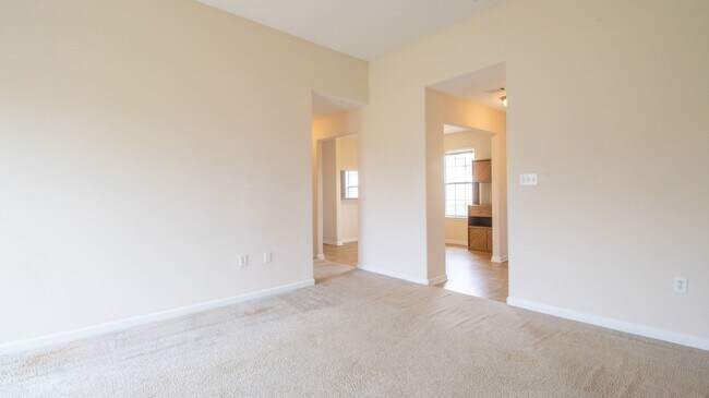 Building Photo - 2300 Paula Cir