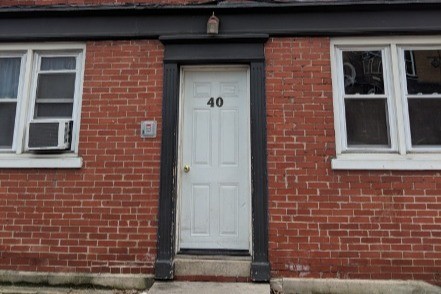Entry - 40 W James St