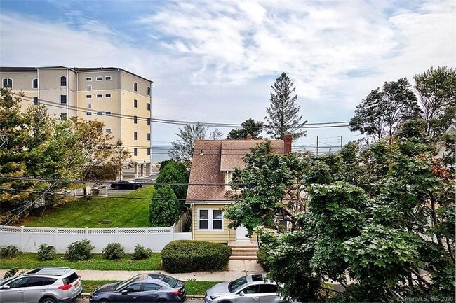 Building Photo - 77 California St