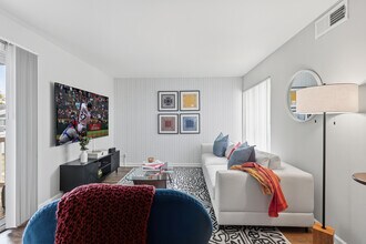 Building Photo - Fieldpointe of St. Louis