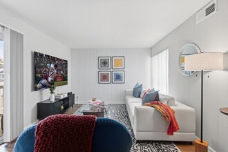 Building Photo - Fieldpointe of St. Louis