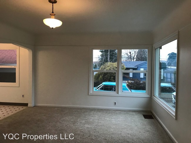 Building Photo - 3309 E Evergreen Blvd