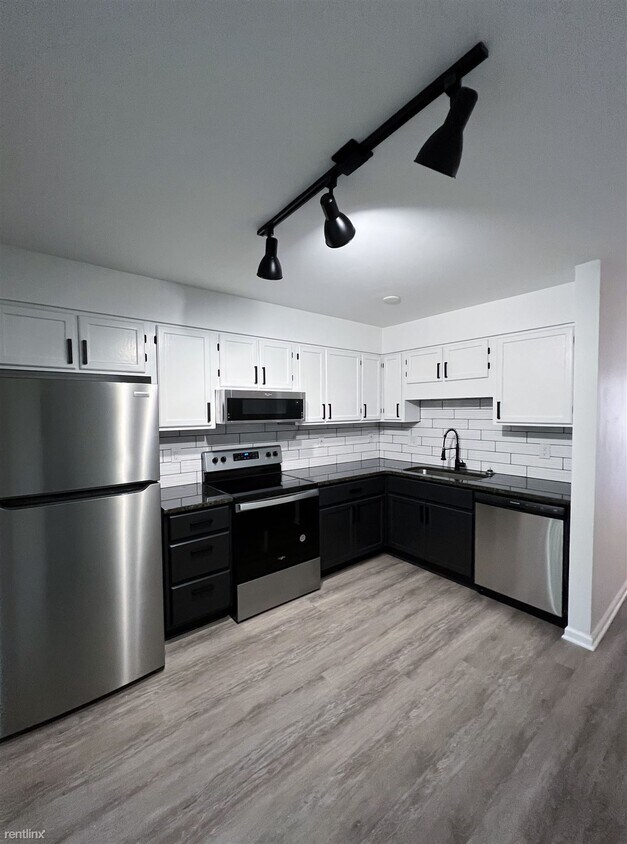 Primary Photo - 2 br, 1 bath House - 347 W Oak Ave Apt A