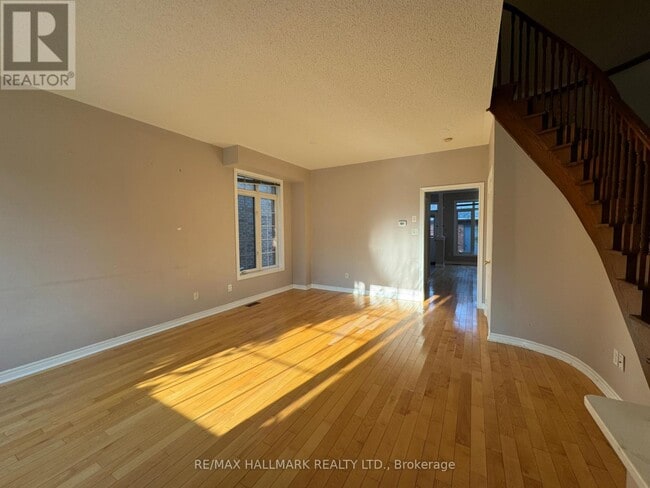 Photo du bâtiment - 10561 Bayview Ave