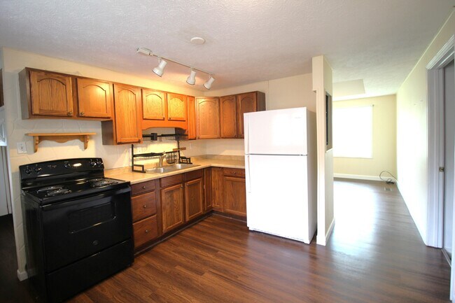 Building Photo - 380 Northfield Dr