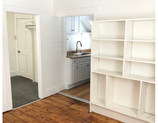 Foto del edificio - 26 E Main St