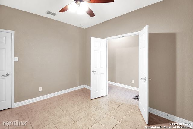 Building Photo - 5 br, 3 bath House - 305 Fritz Way