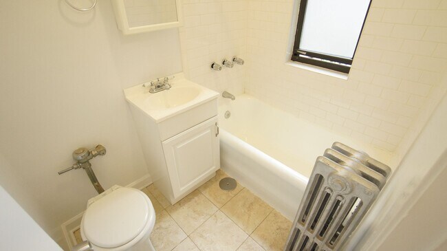 Interior Photo - 5417 Kenmore LLC