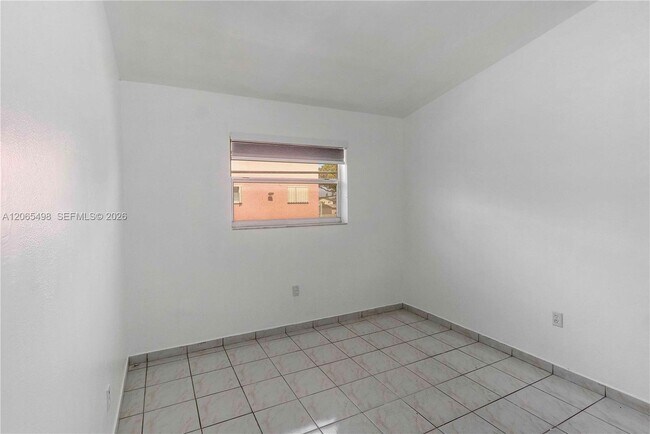 Foto del edificio - 642 E 2nd Ave