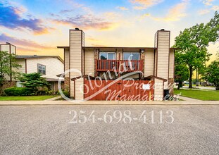 Building Photo - 3002 Chaucer Dr