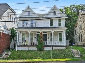 Building Photo - 907 Green Ridge St