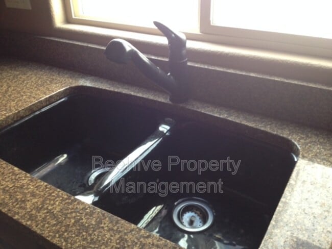 Foto del edificio - 2947 N Evergreen St