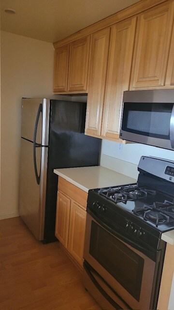 Foto principal - 10960 Ashton Ave